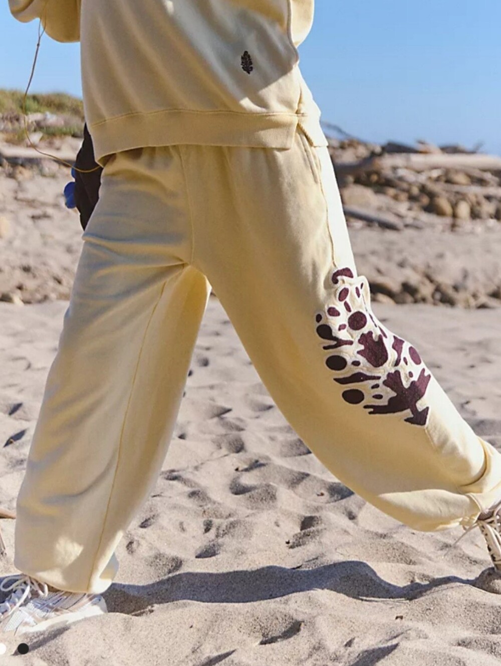 Free People Movement Sweatpants With Logo Graphic Along The Side Leg - Picture 2 of 7